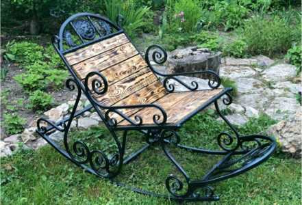 Основа скамьи сделана "Улиткой" Садовая мебель в технике холодной ковки