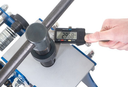 Прижимной винт с трапецеидальной резьбой Калёный прижимной винт трубогиба Удачный